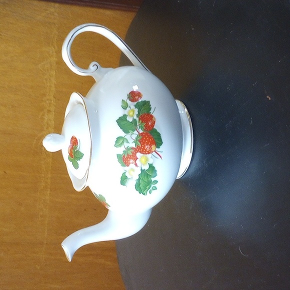 Royal Grafton Numbered Fine Bone China Teapot, Strawberry Design, Gold Edging - Picture 2 of 8